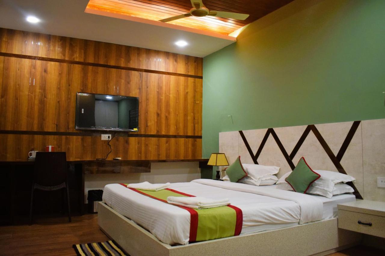 Brahmaputra Jungle Resort Guwahati Exterior foto